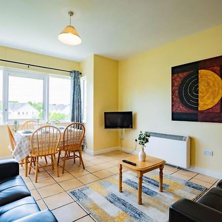 72 - Large Three Bed Apartment With Parking Galway Exteriér fotografie